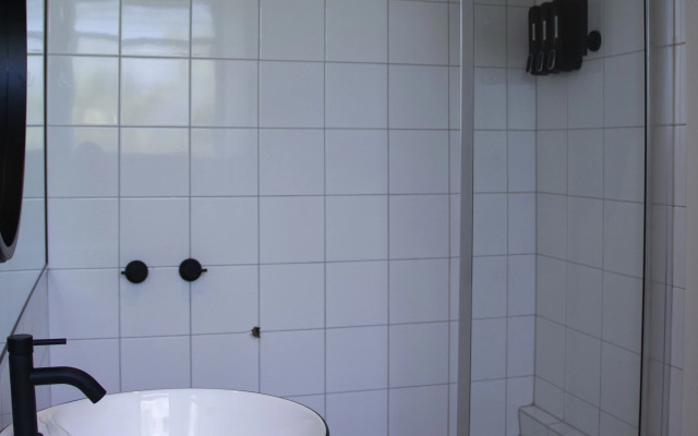 SoYa on Davis Apartment Hotel