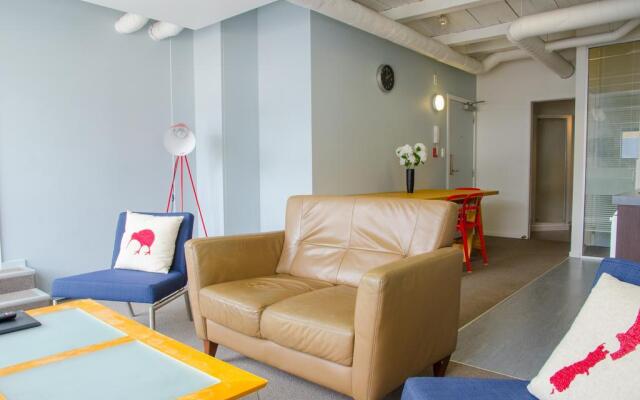 The Setup on Dixon - Hostel