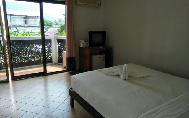 Holiday Park Hotel