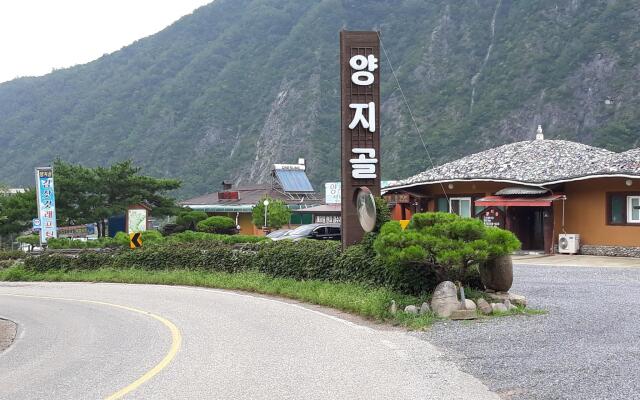 Danyang yangjigol hwangto pension