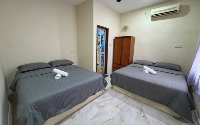 Cozy Johor Bahru Home With Family Room and Unblock Balcony View – Guest Rooms – Johor Bahru
