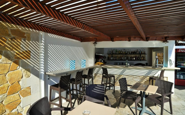 Ledra Maleme Hotel