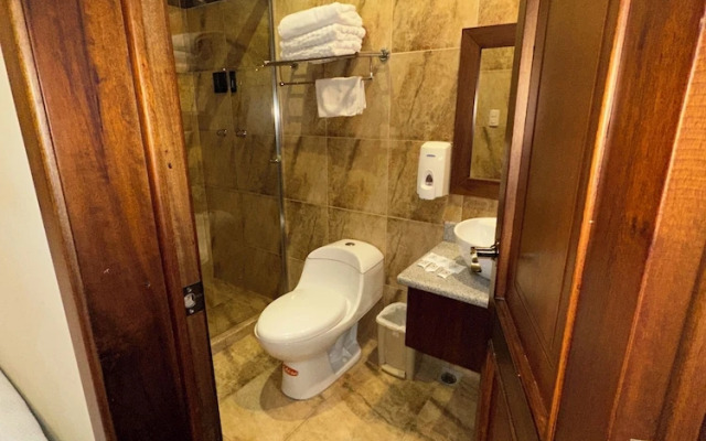 Hotel & Suites El Quijote