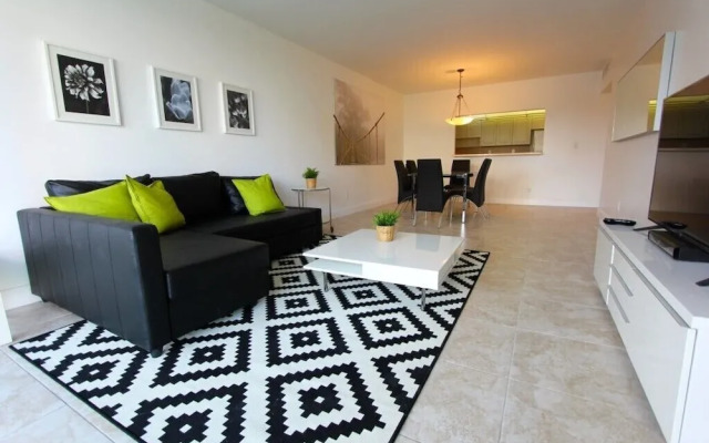 1 Bedroom Park View Apartment Or419