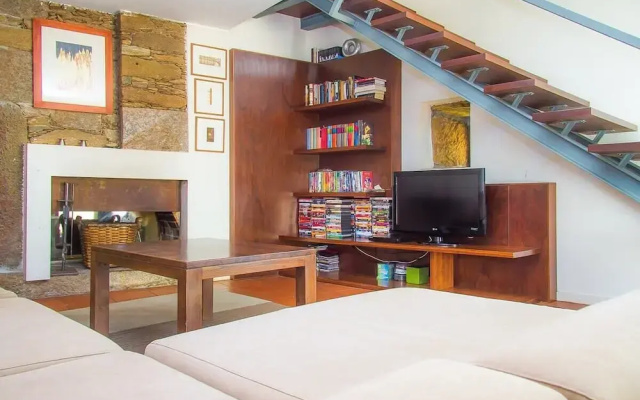 Liiiving in Caminha Oak Tree Chill House