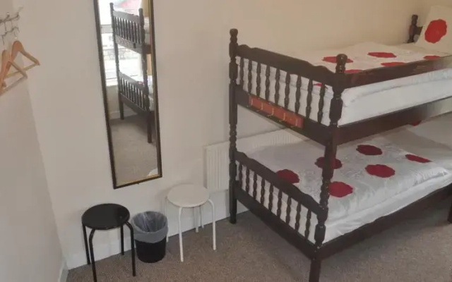 Strandhill Hostel & Surf School