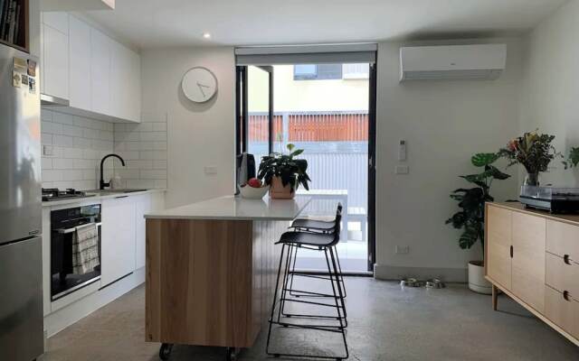 Beautiful 1-bedroom Townhouse in Northcote