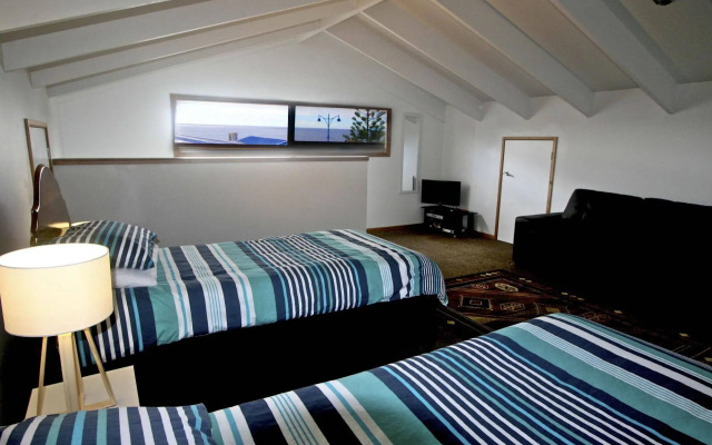 Penguin Beachfront Apartments