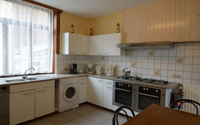 Charming Holiday Home in Coo