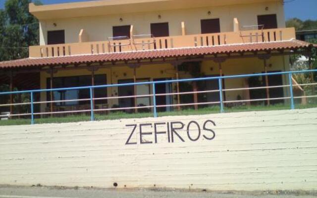 Zefyros Rooms