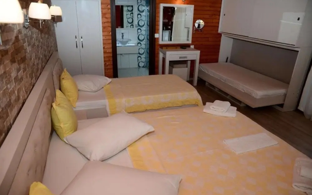 Nuri's Beach Bungalow