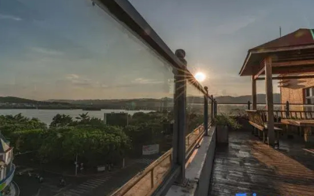 Mile Lake View Baiman Hotel (Wenquan Road Branch)