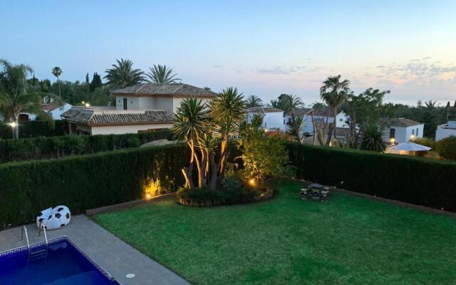 Villa Nabrisa Marbella, 5 Bedroom, Private Pool, Garden, Bbq