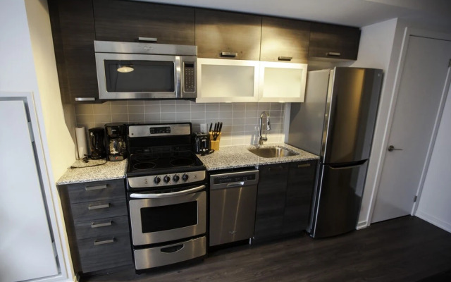 Life Suites Queen Street 2 Bed Apartment