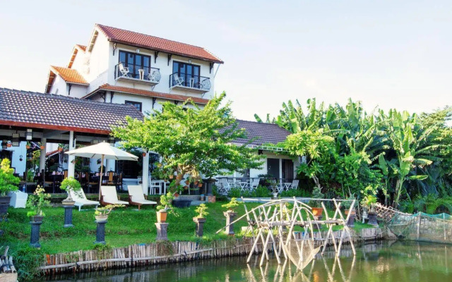 Riverside Impression Villa