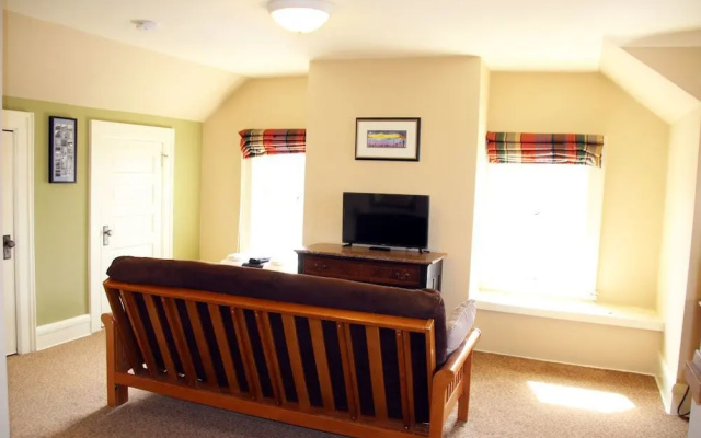 Mendota Lake House Inn