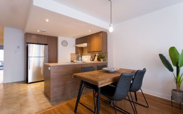 Fresh & Styled 2 Bedroom Apt in Mile End