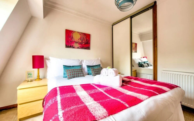 Charming and Quiet 3-bed House Near City Centre