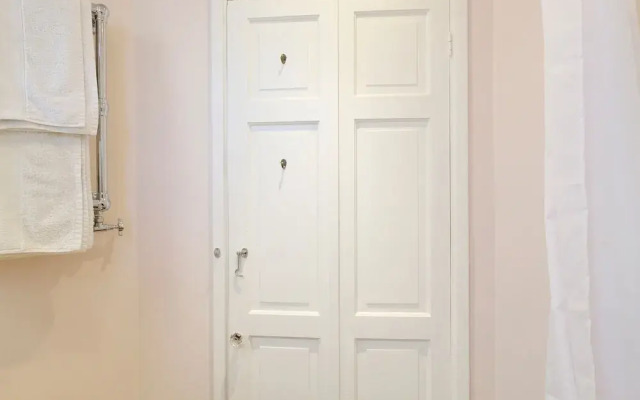 Bright and Modern One Bed in Central London