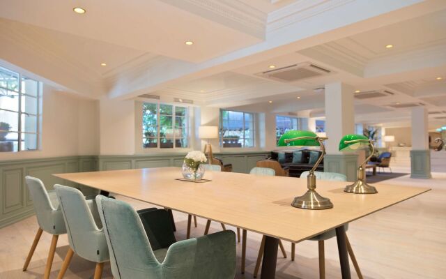 Melia White House Apartments