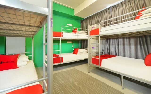 RedDoorz Hostel