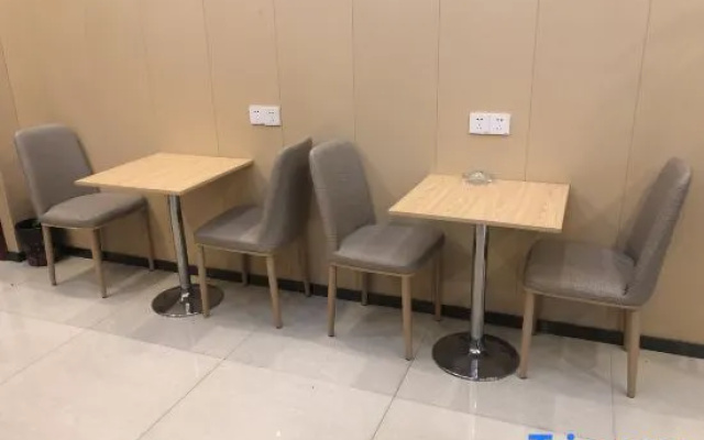 Xuzhou Qingju Hotel (Tongshan Wanda Normal University)