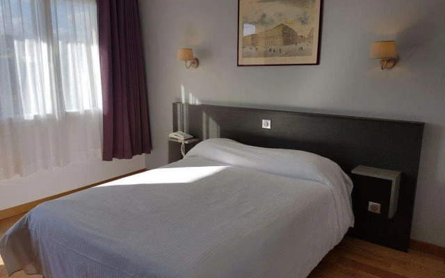 Chateau Les Bruyeres