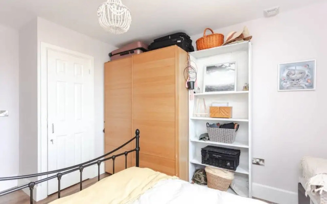 Serene 1 Bedroom Flat in Clapton With Balcony