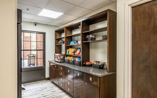 Four Points by Sheraton Greensboro Airport