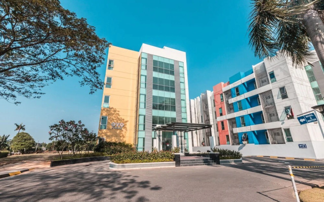 The Habitat by OYO Rooms