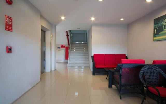 Grand Beach CondoB35 by malai