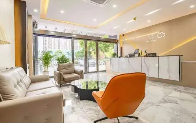Home Inn Baiyun Hotel (Huai'an Railway Station Mandu Plaza)