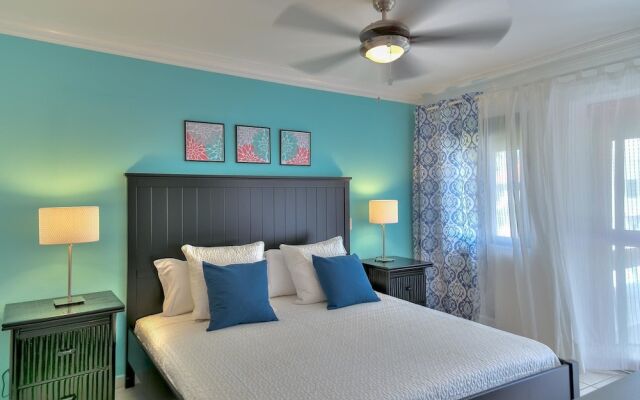 Feel The Ocean Breeze From This Alluring Beachfront Apartment D302