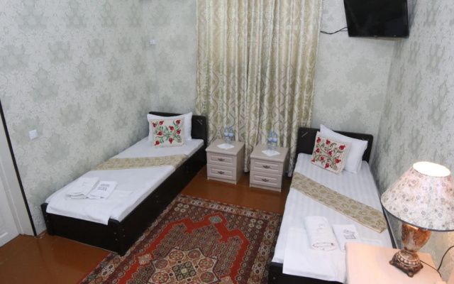 Al Mansur Guesthouse
