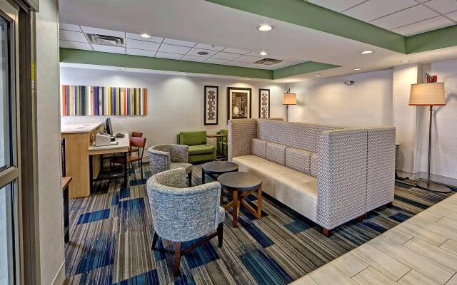 Holiday Inn Express & Suites Crossville, an IHG Hotel