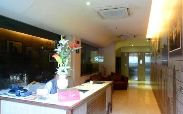 The Maharaja Hotel by OYO Rooms