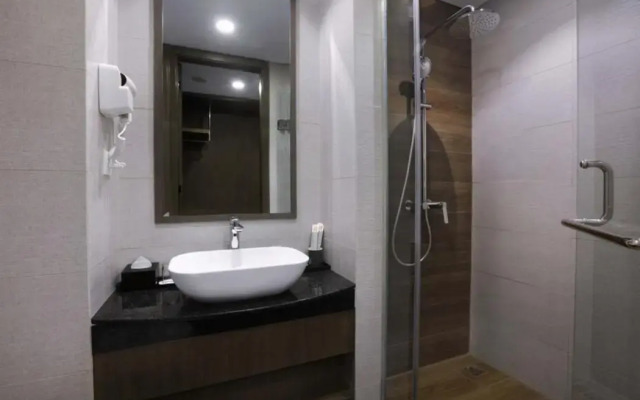 Harper Premier Nagoya Batam