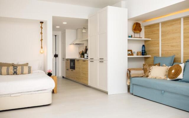 Sesimbra Beach House by Saudade