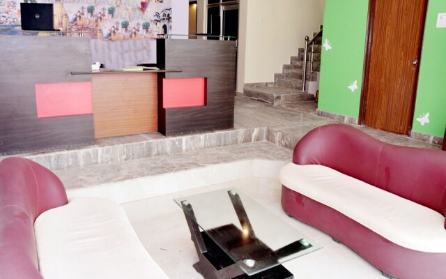 OYO Flagship 128 AIIMS BHU