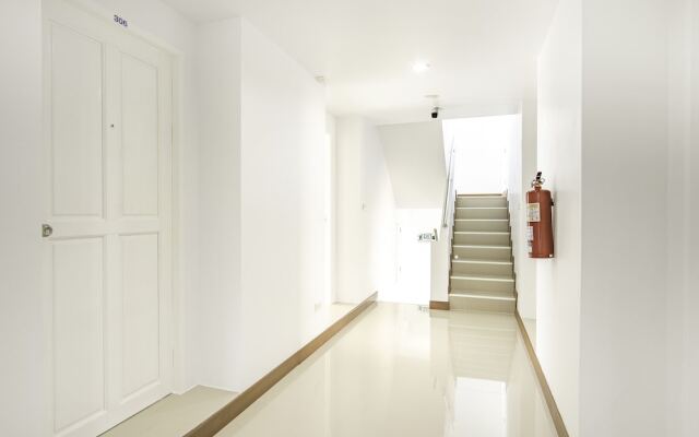 OYO 601 C W Mansion Phuket