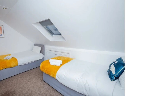 Spacious Home for Groups With Parking