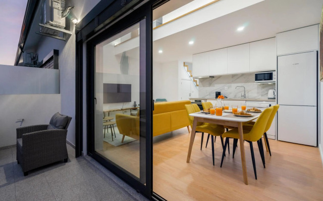 WHome Riverside View Premium Apartment w/ AC & Terrace