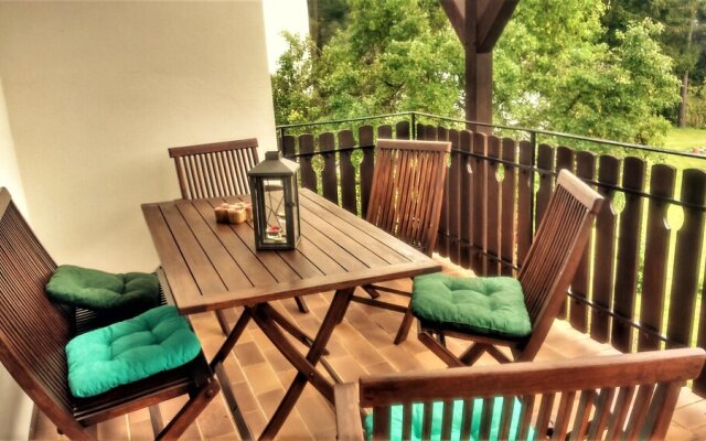 Apartment With 2 Bedrooms In Dahlem, With Furnished Garden And Wifi 5 Km From The Slopes
