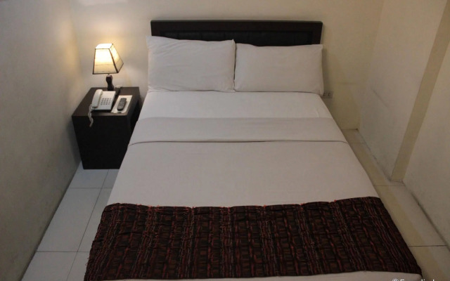 OYO 114 One Liberty Hotel