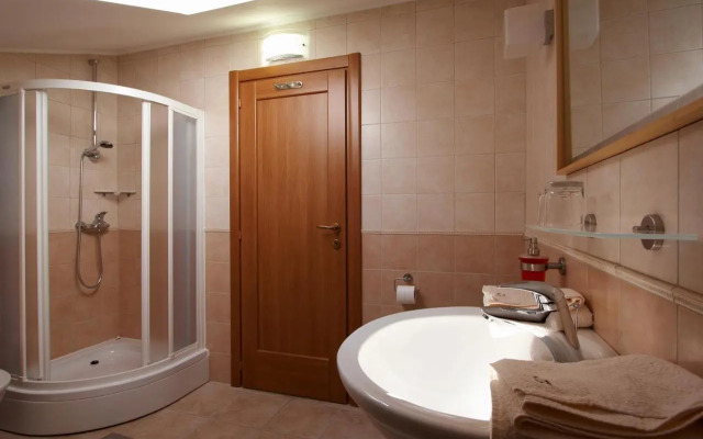 Guesthouse Barboska-pool & tennis court