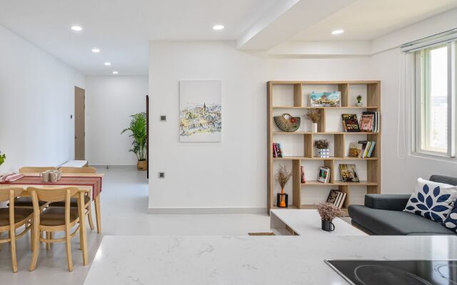 HoLo Alex House Saigon - Serviced HomeStay