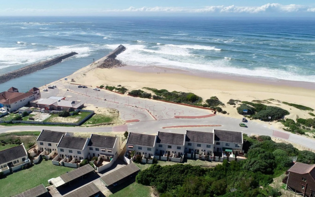 26 Settler Sands Beachfront Accommodation Sea View