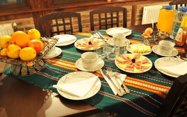 The Old House 1980 Family Hotel