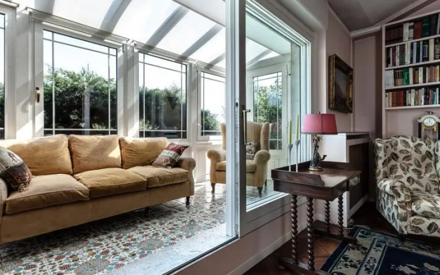 San Siro Attic with Sauna and Pool