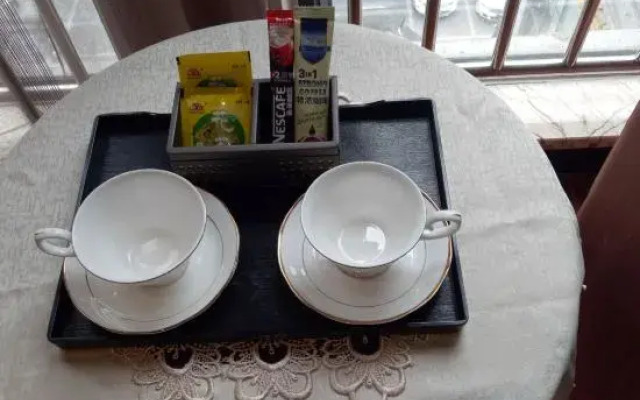 Yuechen Hotel (Xietaizi Subway Station)